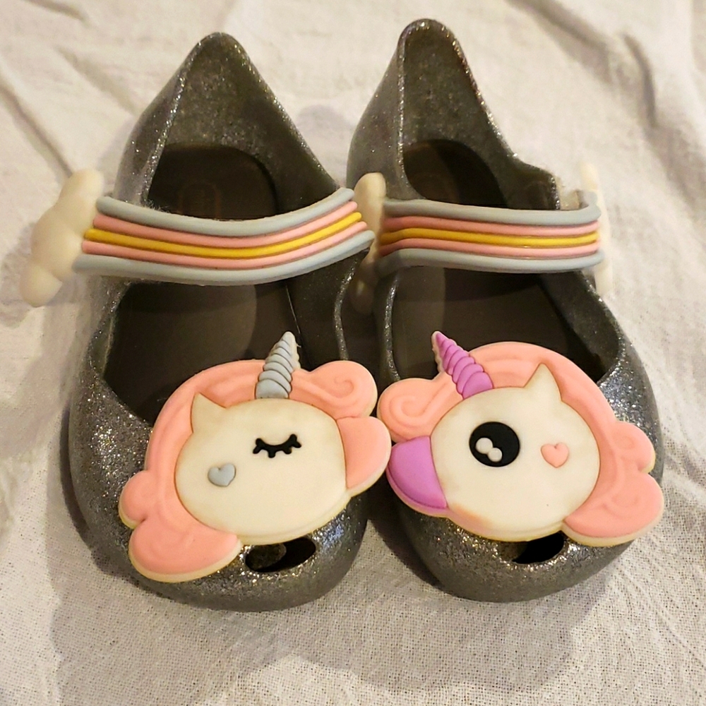 Glitter kissing unicorn shoes
